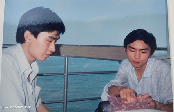 1989年7月7日在去鼓浪屿的渡轮上